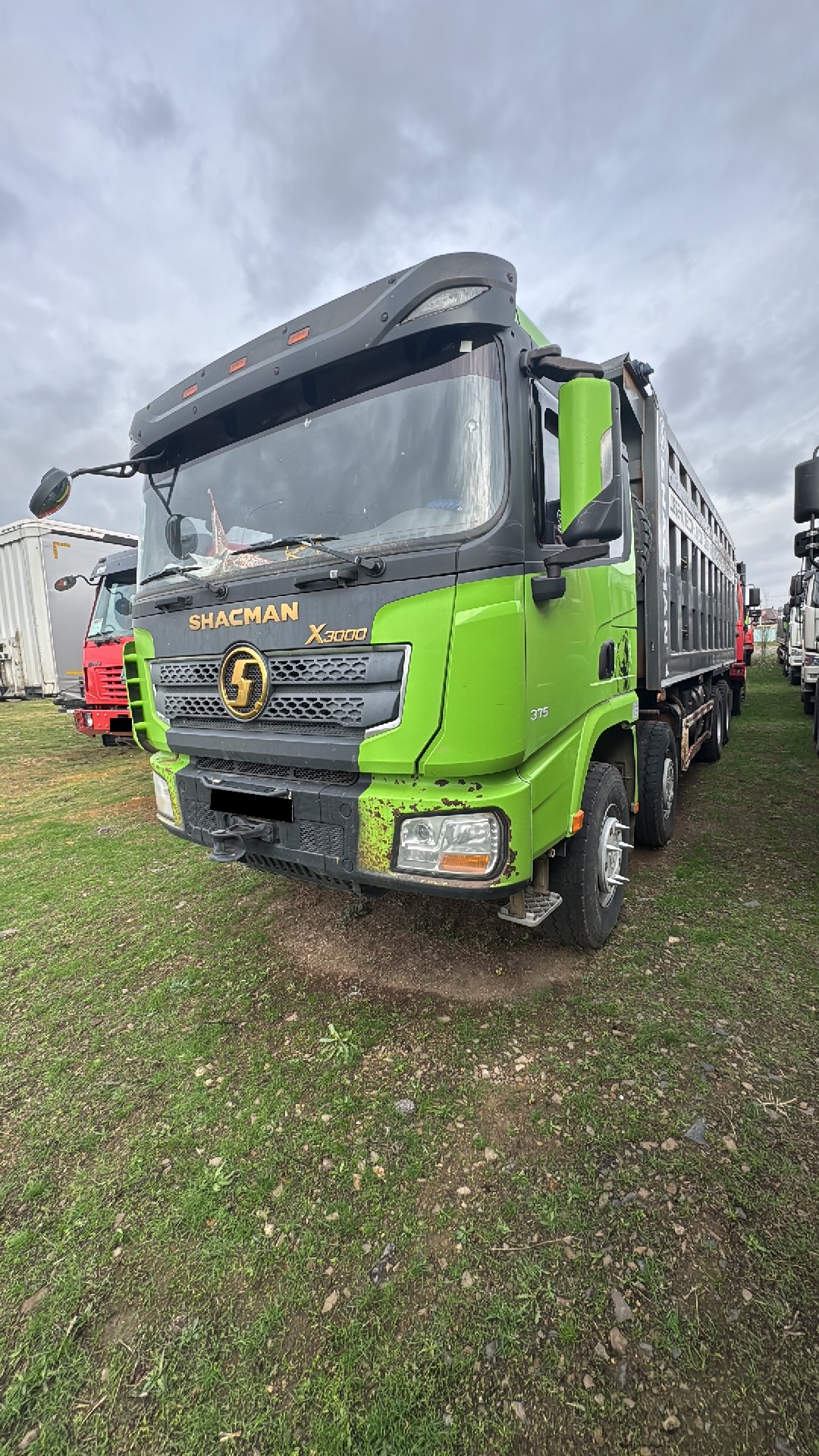Самосвал Shacman SX33186T366