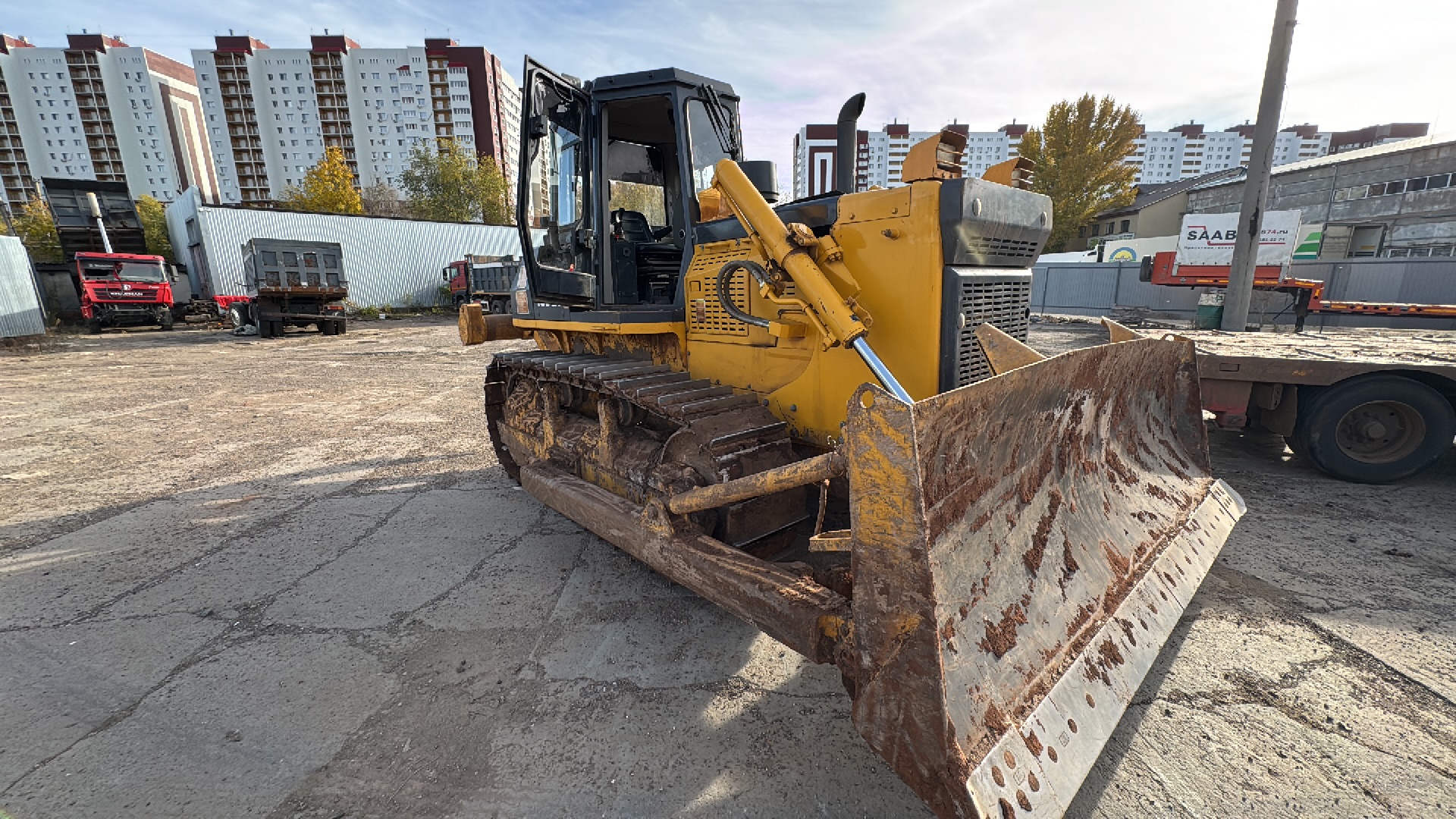 Трактор с отвалом и рыхлителем ЗТМ АСТ RSD16