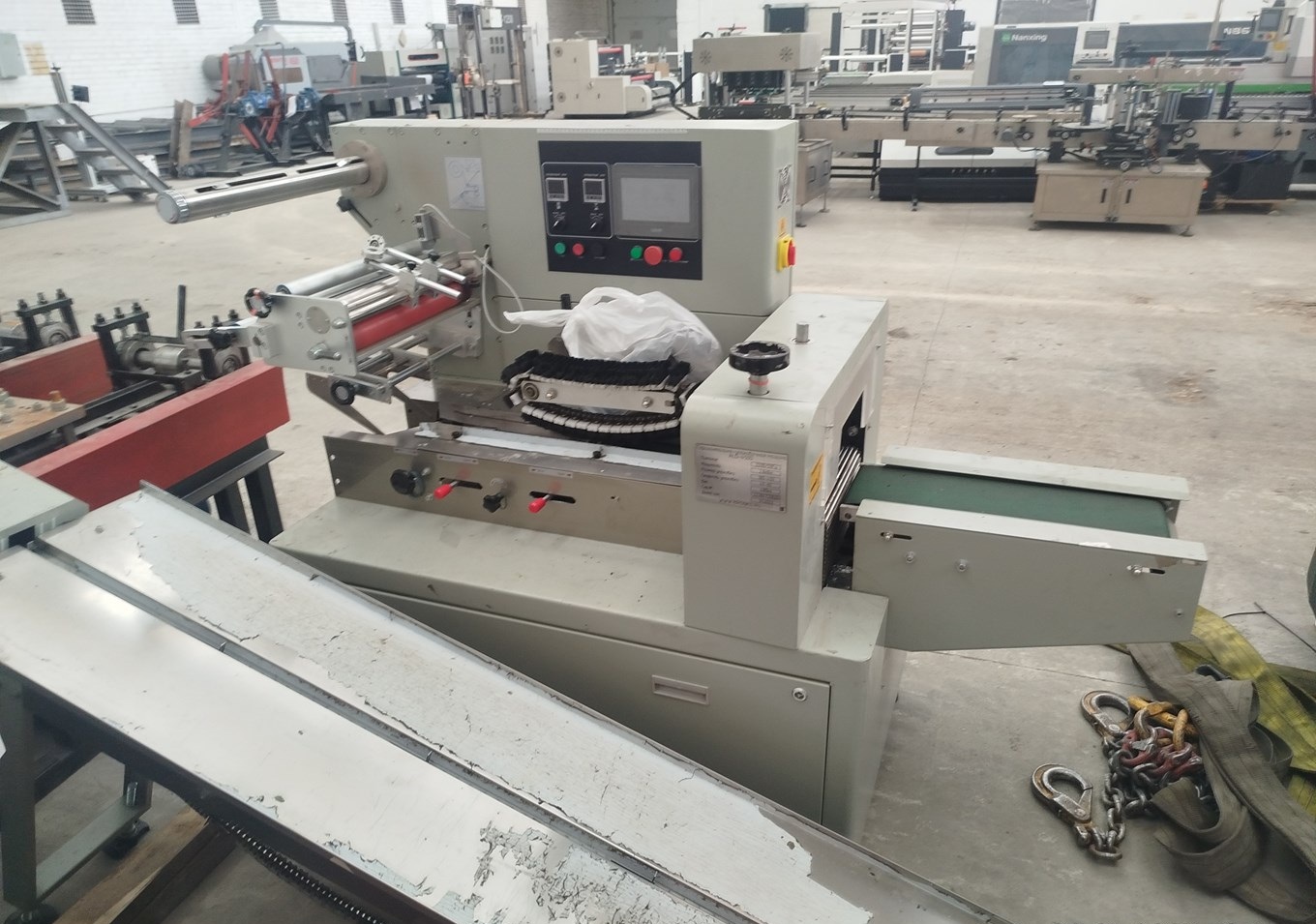 Горизонтальная упаковочная машина ALD-450D