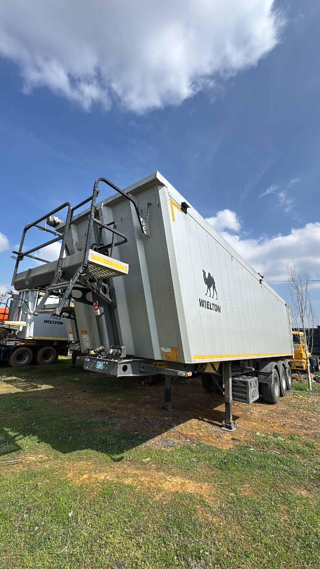 Полуприцеп-самосвал Wielton NW3A55SD 
