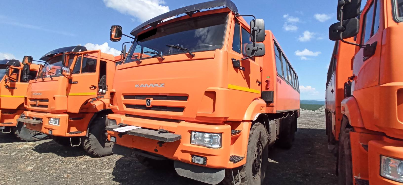 Автобус вахтовый (вахтовка) НЕФАЗ 4208-34 (M3G) на шасси КАМАЗ 43118-50