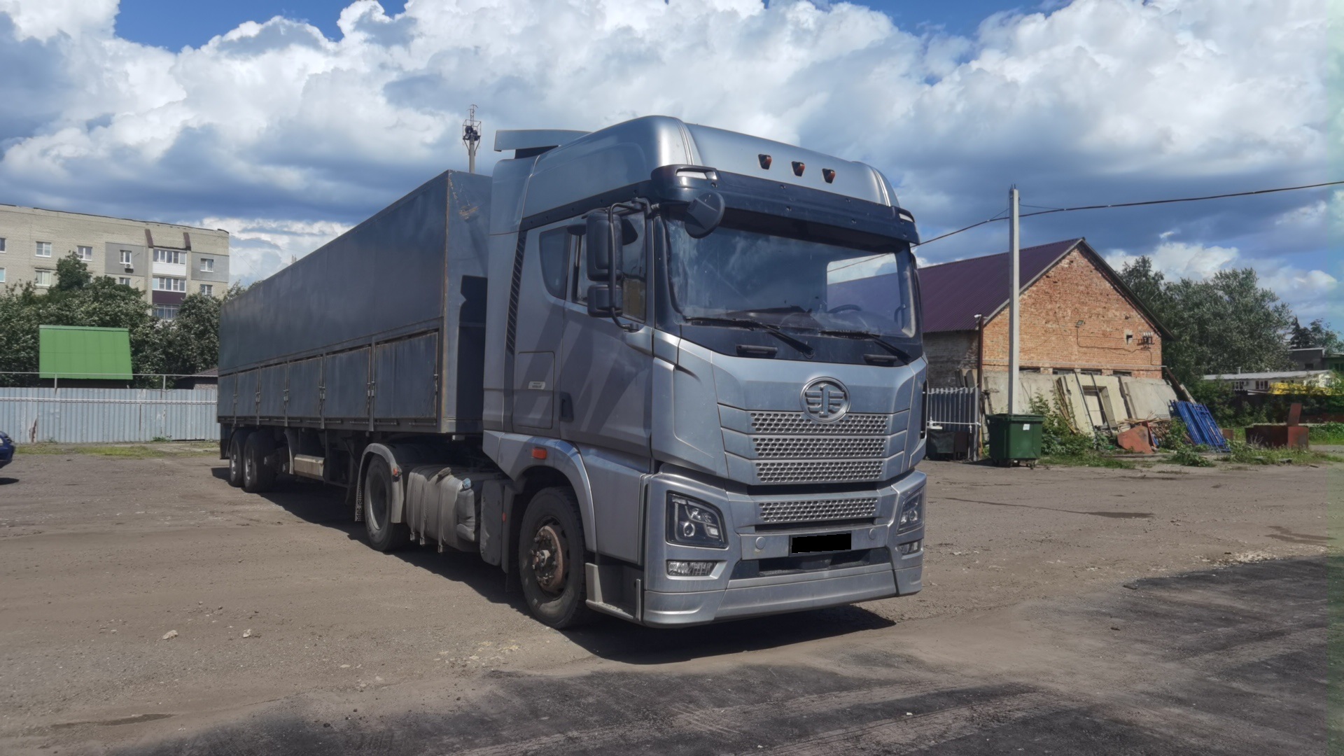 Тягач седельный Faw JH6