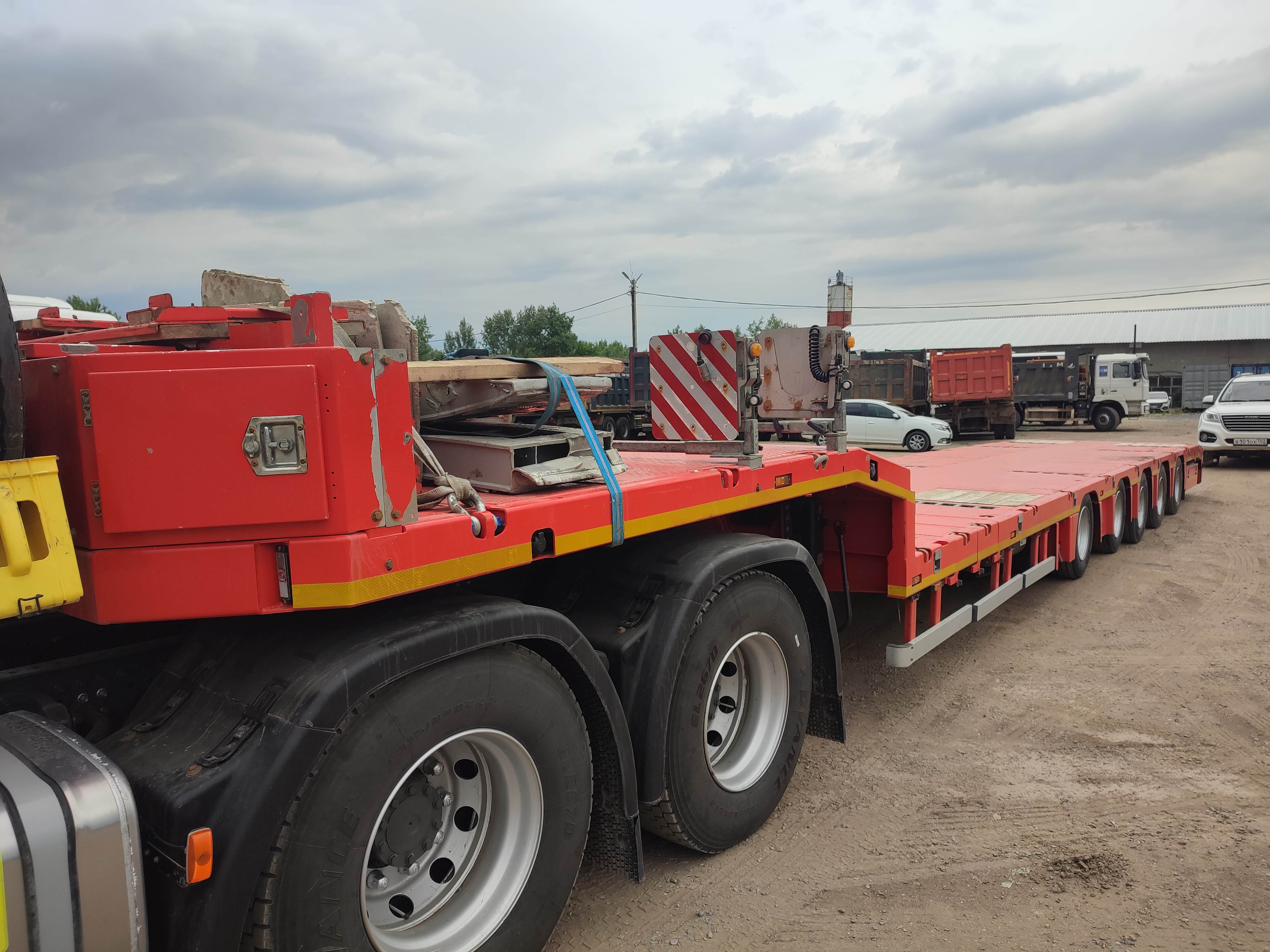 Полуприцеп-Трал Amur LYR9806TDPW