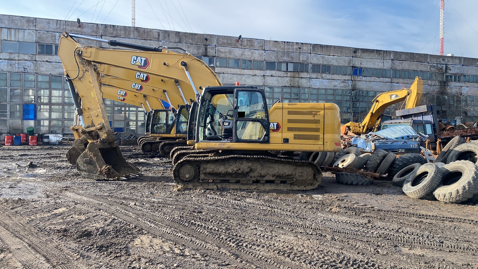 Экскаватор гусеничный  Caterpillar 330 GC