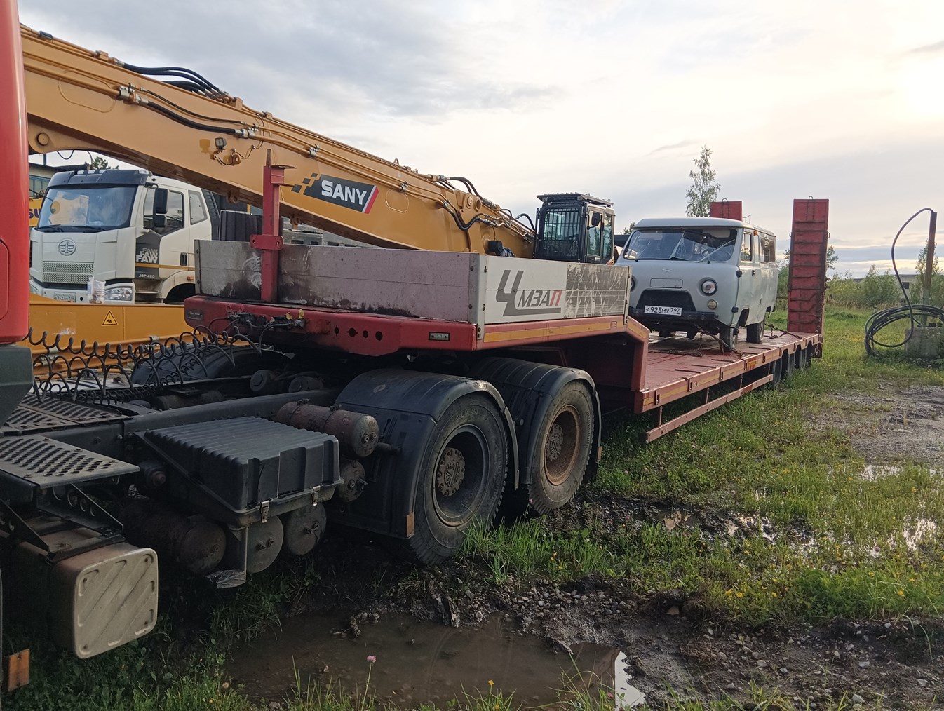 Полуприцеп-тяжеловоз ЧМЗАП 99064H 