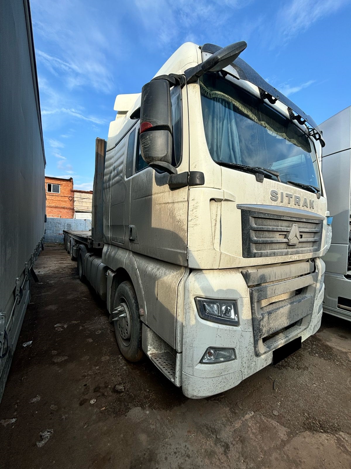 Тягач седельный Sitrak C7H