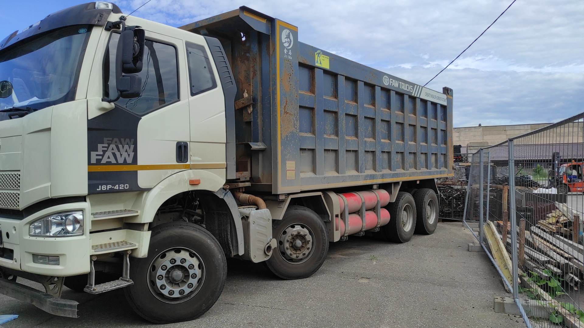 Самосвал Faw J6  CA3310P66K24T4E5