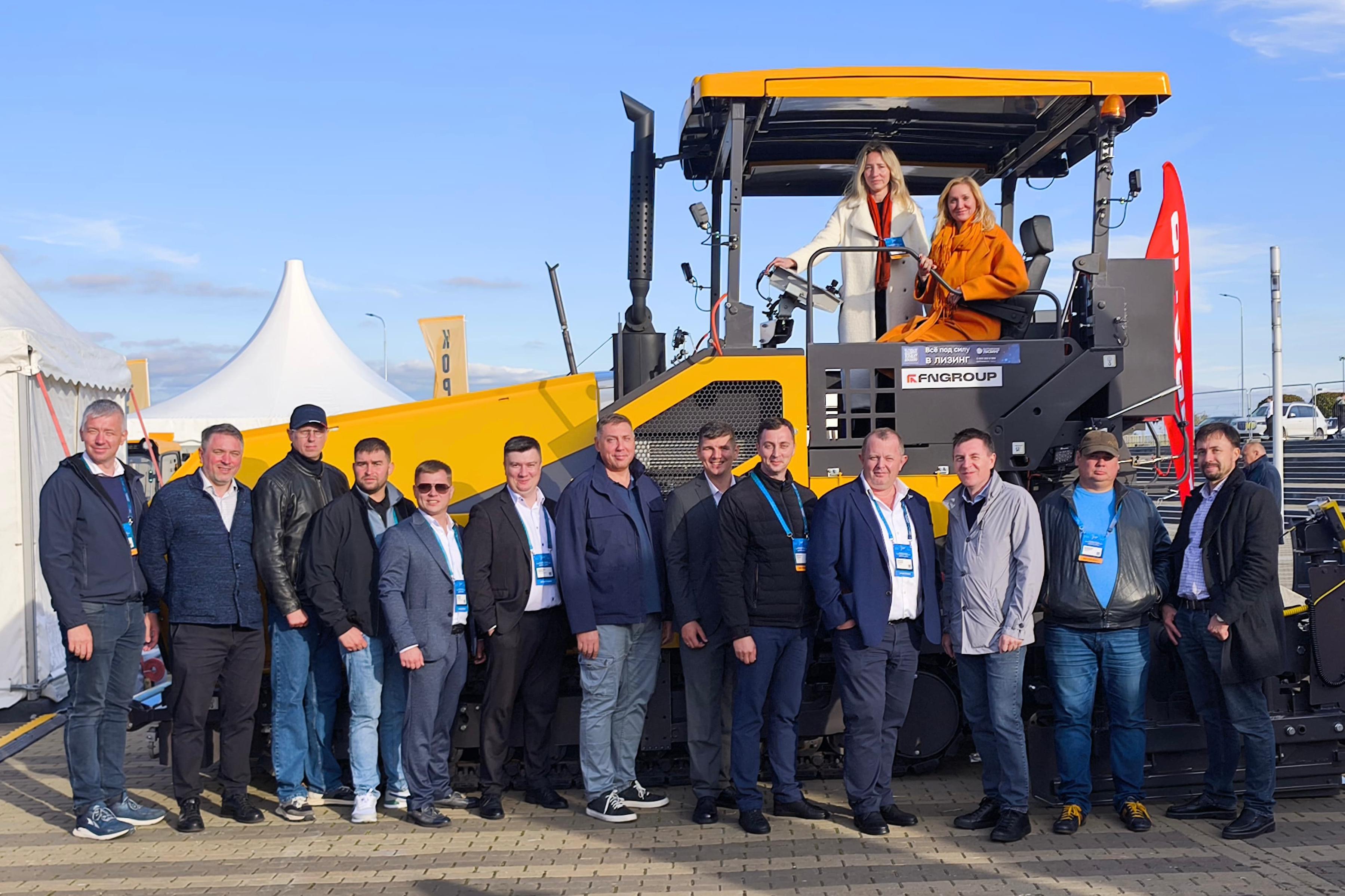 Развитие инфраструктуры: «Балтийский лизинг» и FNGROUP приняли участие в выставке «Дорога 2025»