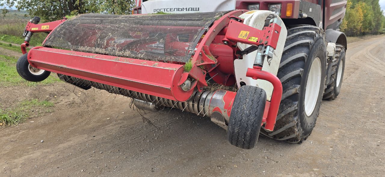 Подборщик кормоуборочный П3002
