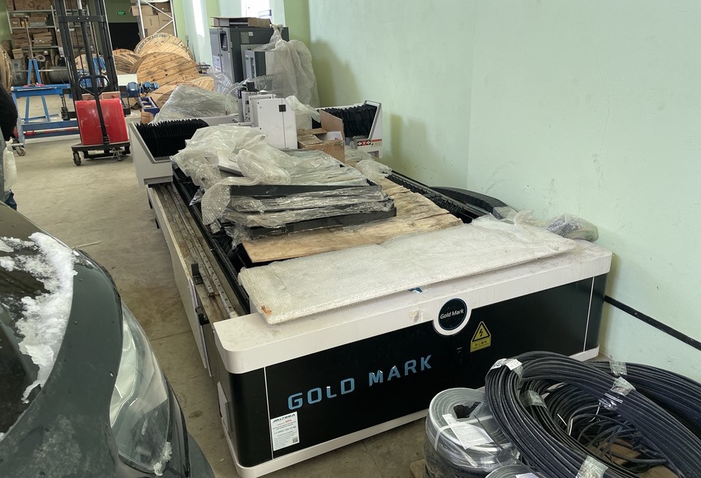 Установка лазерной резки Gold Mark GM3015FA 3000 Maxphotonic