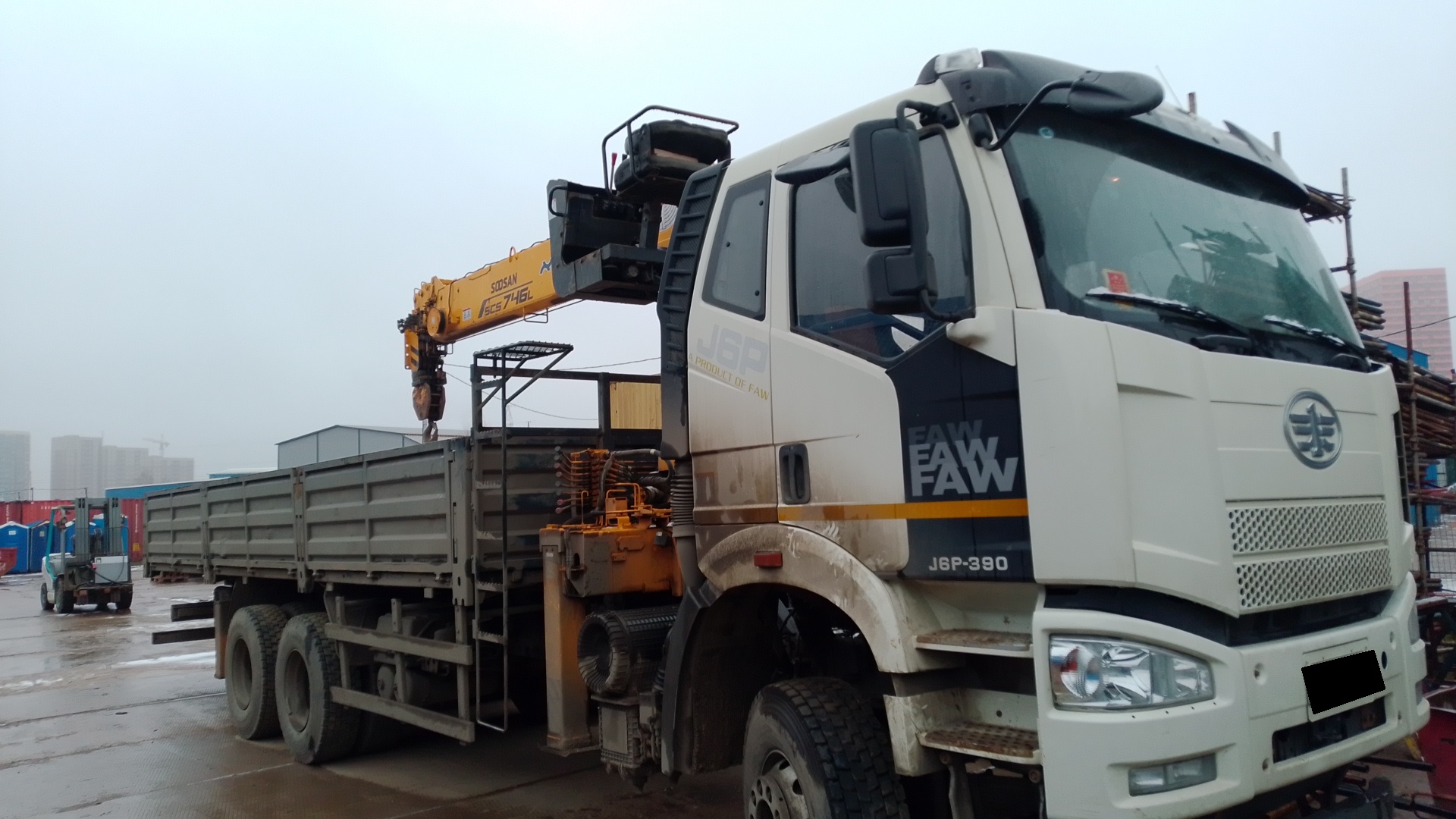 А/м на шасси Faw 3250 с КМУ Soosan SCS746L Top