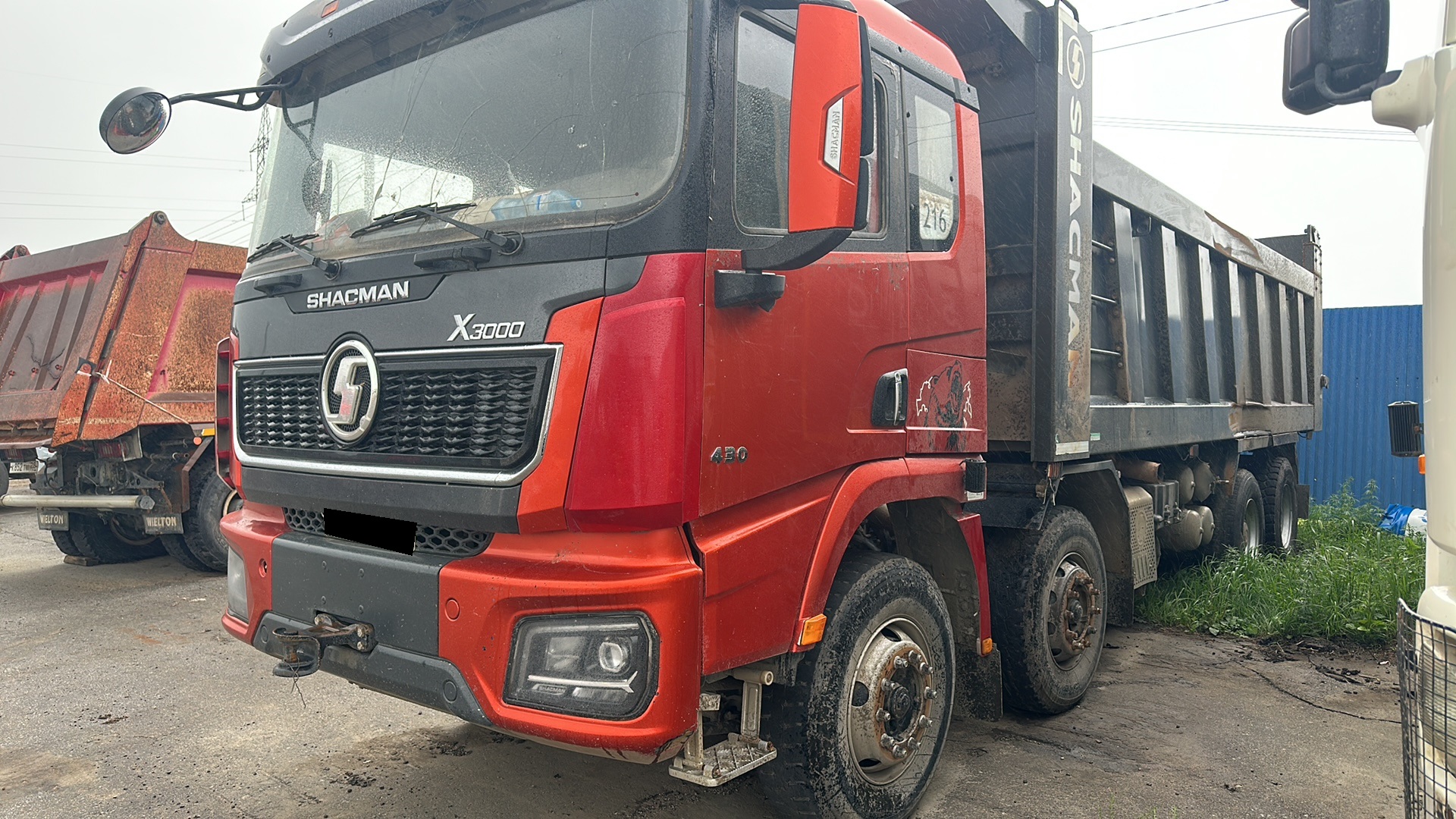 Самосвал Shacman SX33186V366