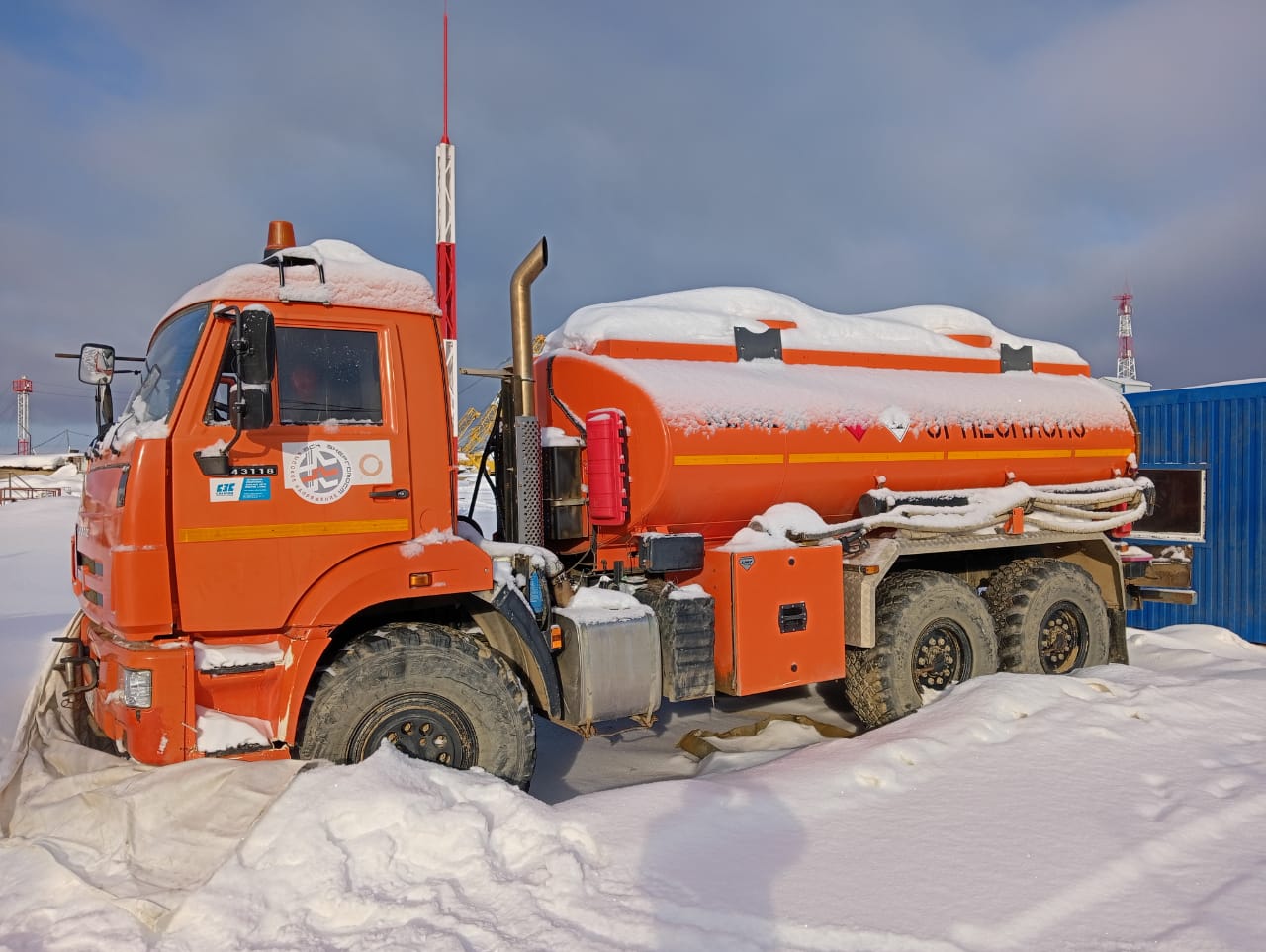 Автоцистерна заправочная Нефаз 66062-50