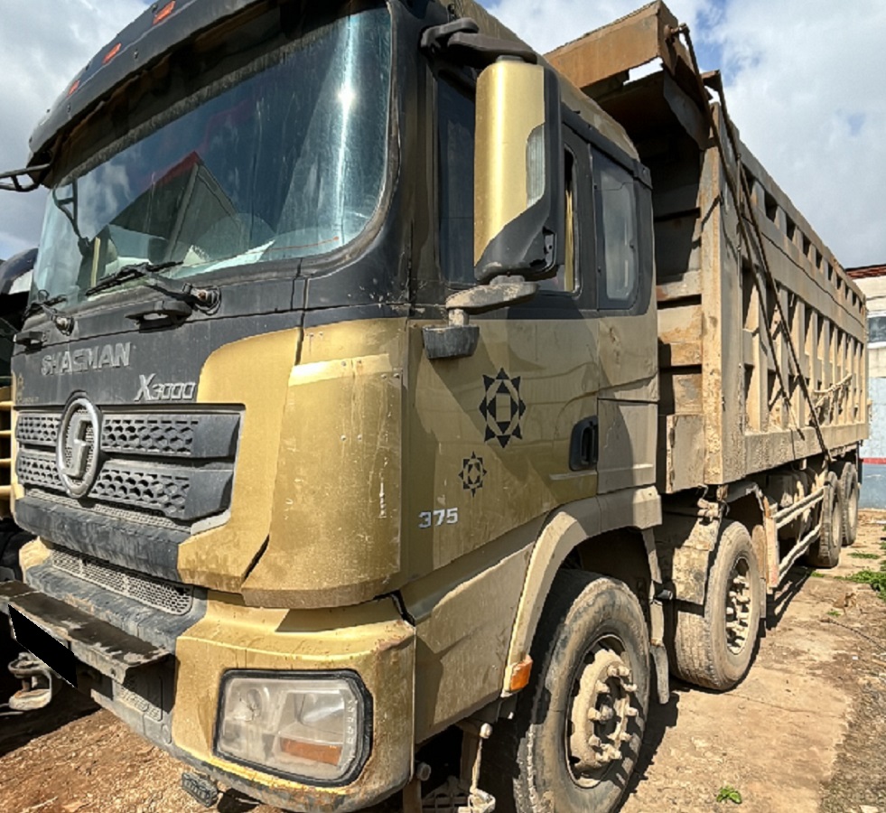 Самосвал Shacman SX33186T366