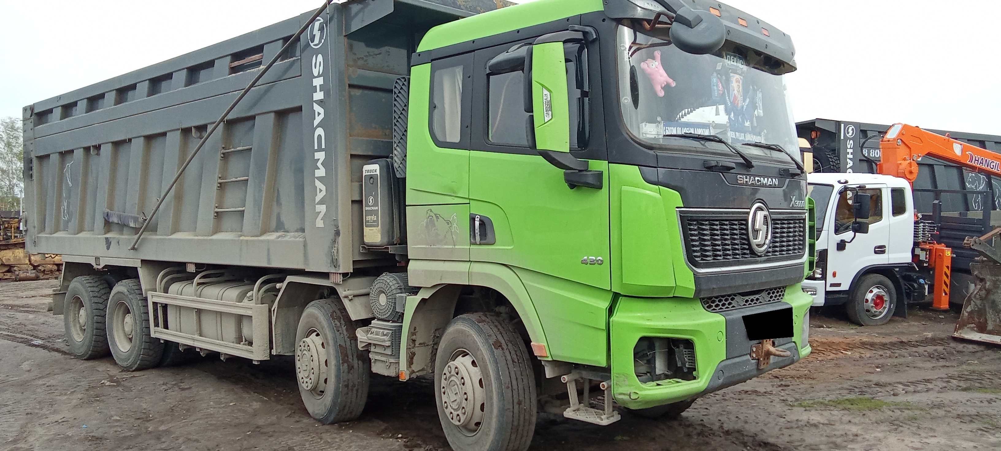 Самосвал Shacman SX33186V366