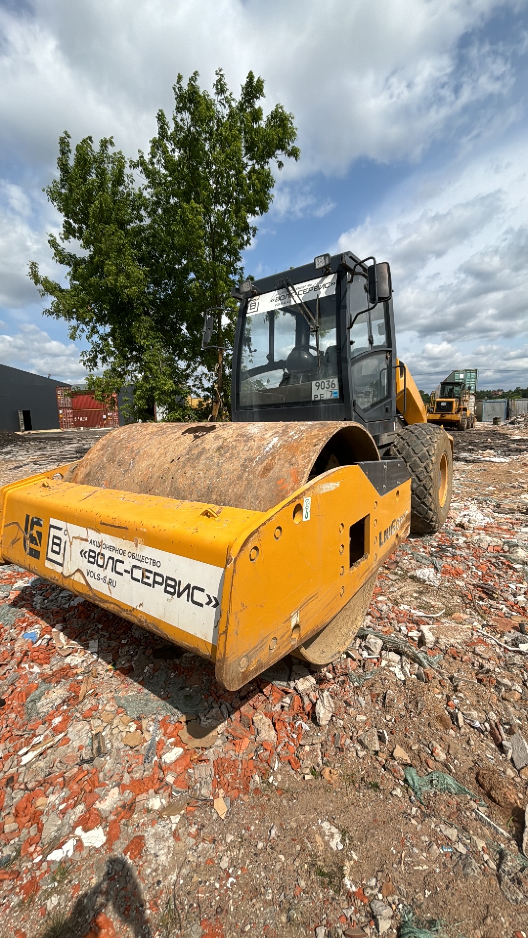 Каток вибрационный Liugong CLG6616E 