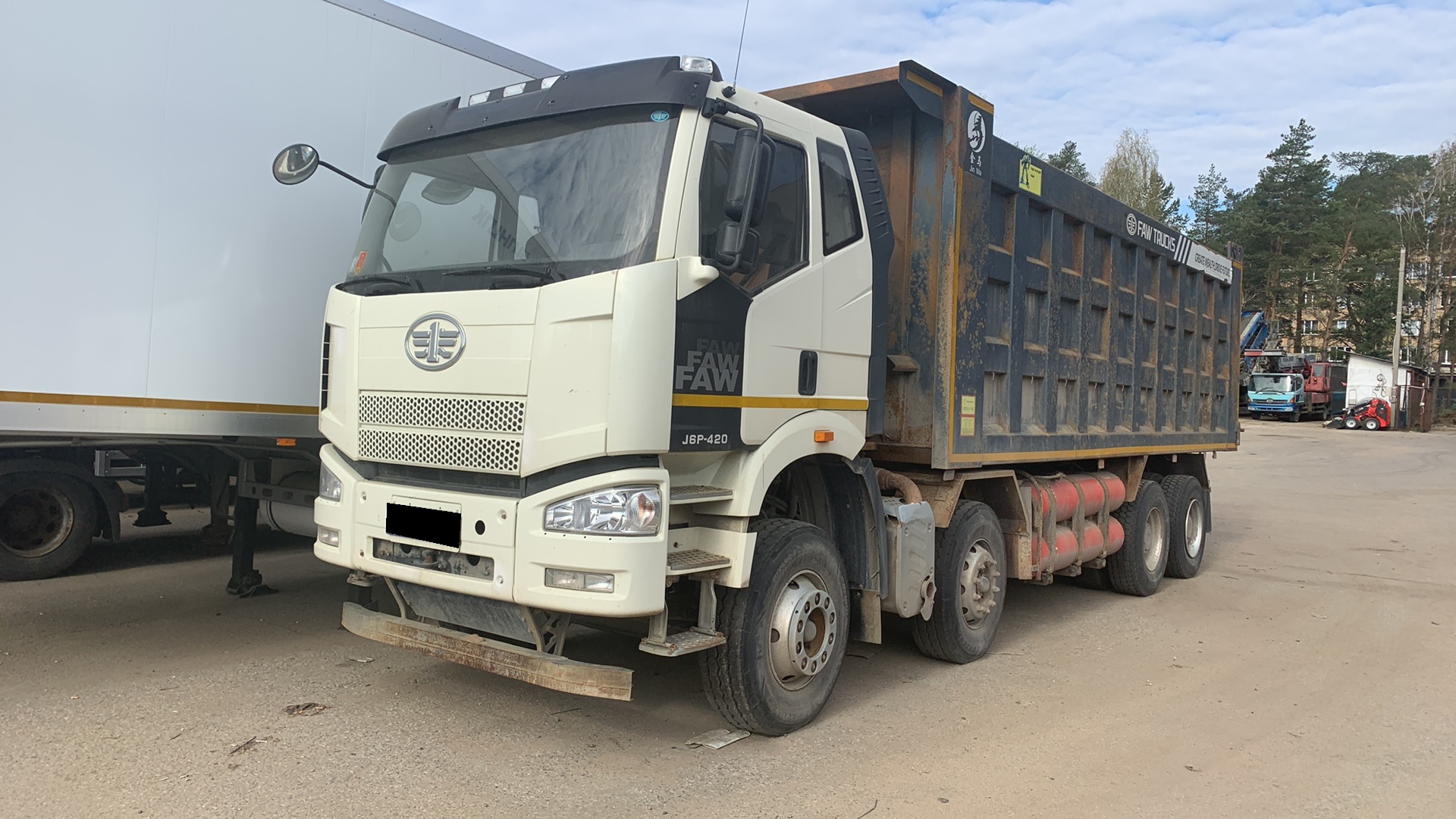 Самосвал Faw J6 