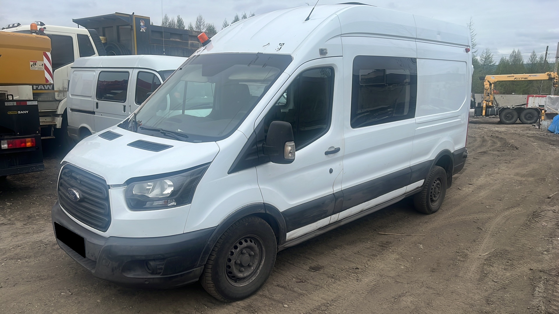 Специальный грузопассажирский автомобиль Ford Transit