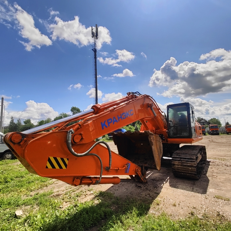 Экскаватор гусеничный Кранэкс ЕК-330-10
