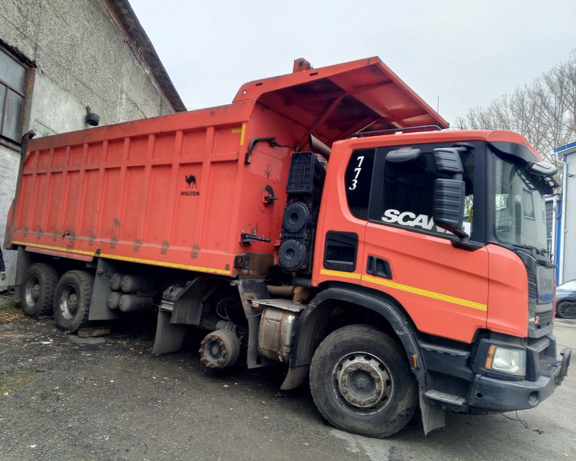 Самосвал Scania P440B8X4HZ