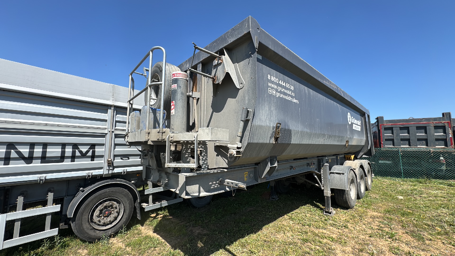Полуприцеп-самосвал Grunwald 9453-0000010-50