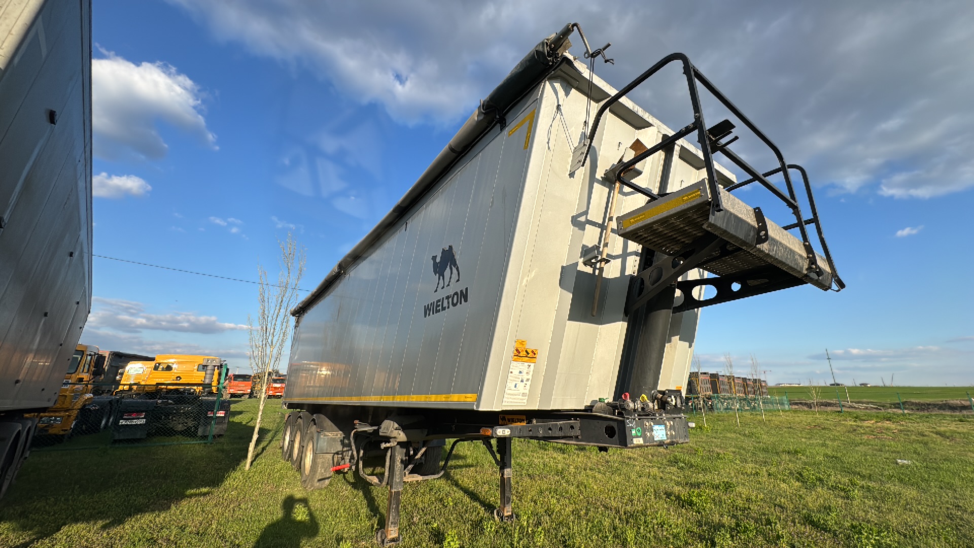 Полуприцеп-самосвал Wielton NW3A55SD NW-3