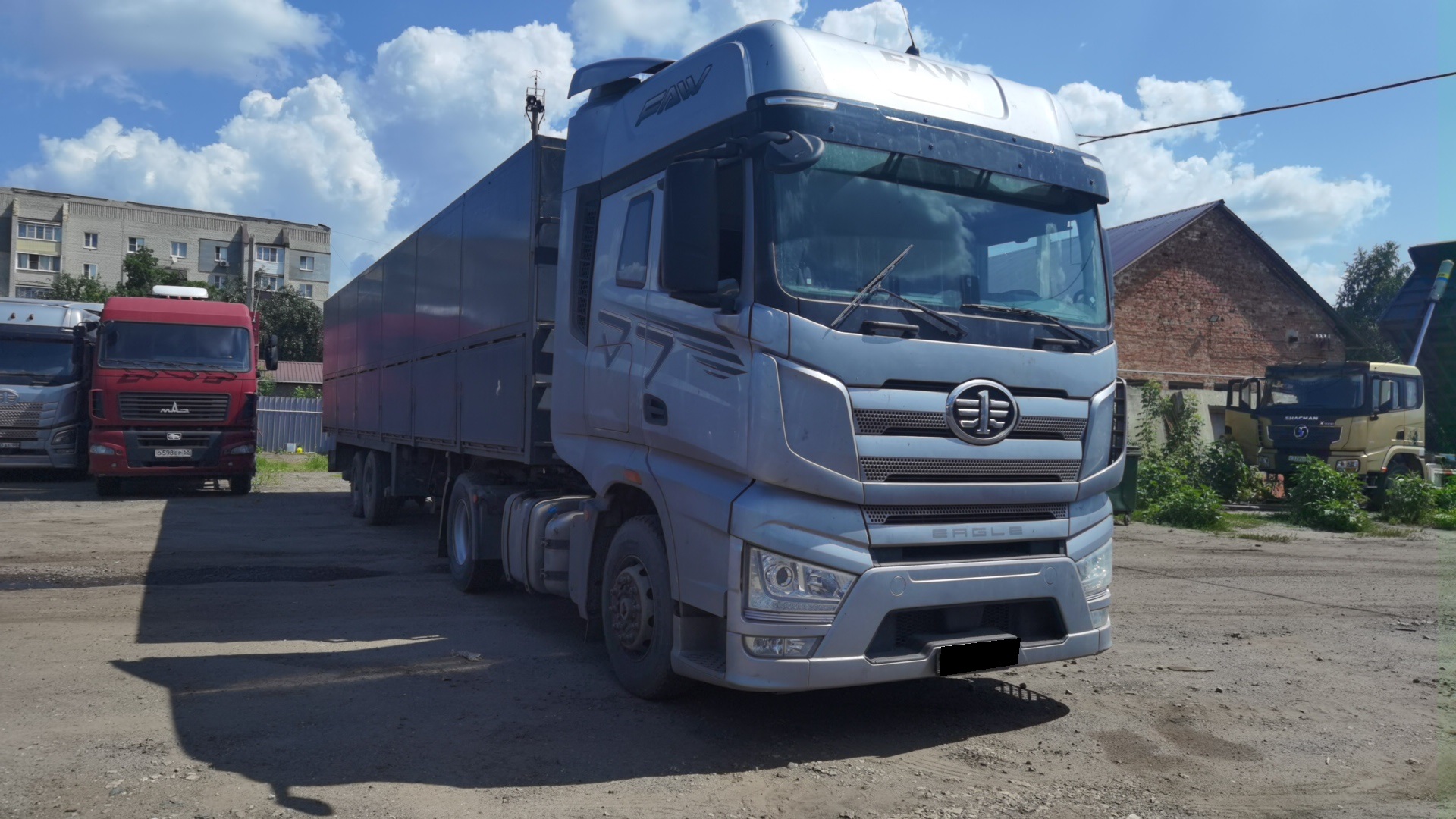 Тягач седельный FAW J7 CA4180P77K25E5