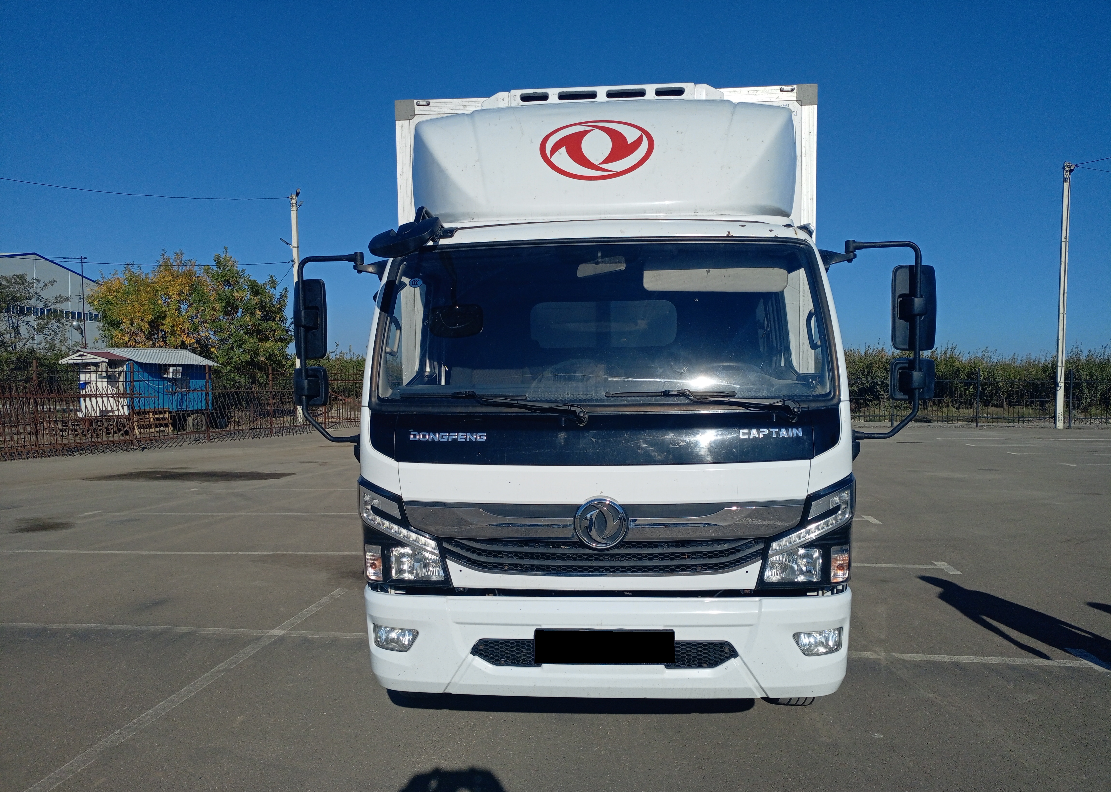 Рефрижератор DongFeng C120L (Исток 4749DT)